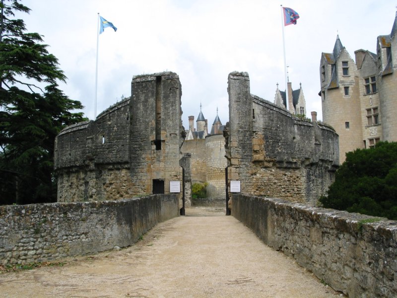 entryofthecastle.jpg