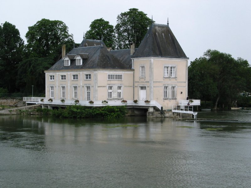 houseattheloire.jpg